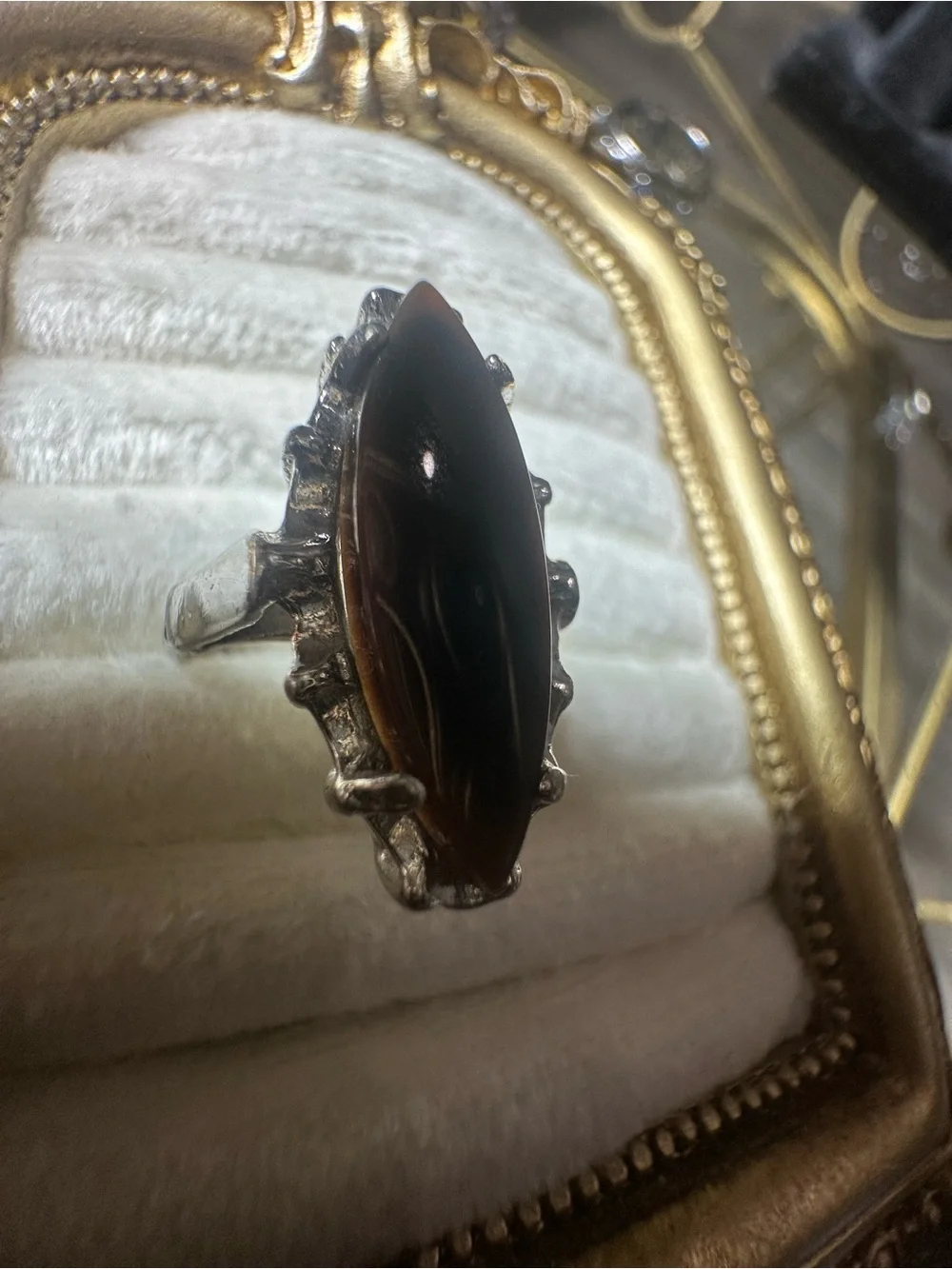 18k HHE mark costume ring